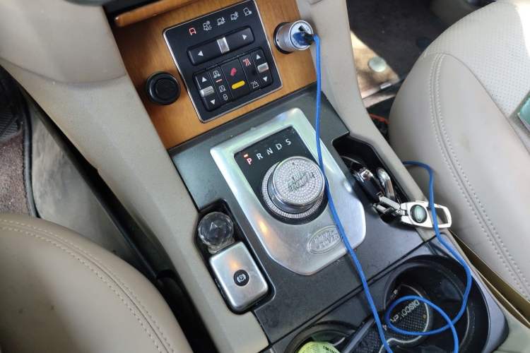 Used Land Rover Discovery 2013 3.0 SDV6 HSE Diesel Edition Gear Lever