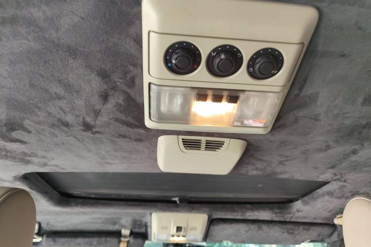 Used Land Rover Discovery 2013 3.0 SDV6 HSE Diesel Edition Headliner