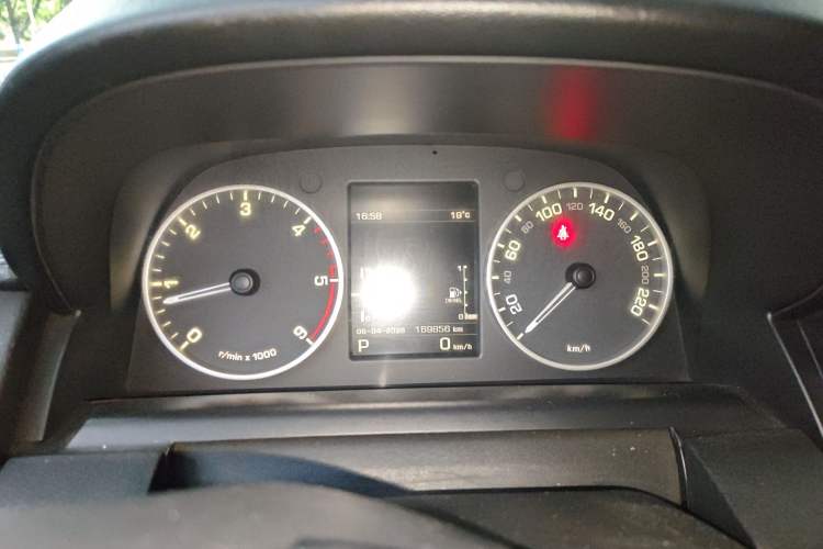 Used Land Rover Discovery 2013 3.0 SDV6 HSE Diesel Edition Instrument Cluster