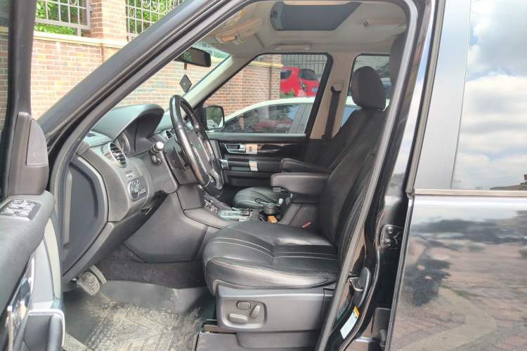 Used Land Rover Discovery  Left Front Seat