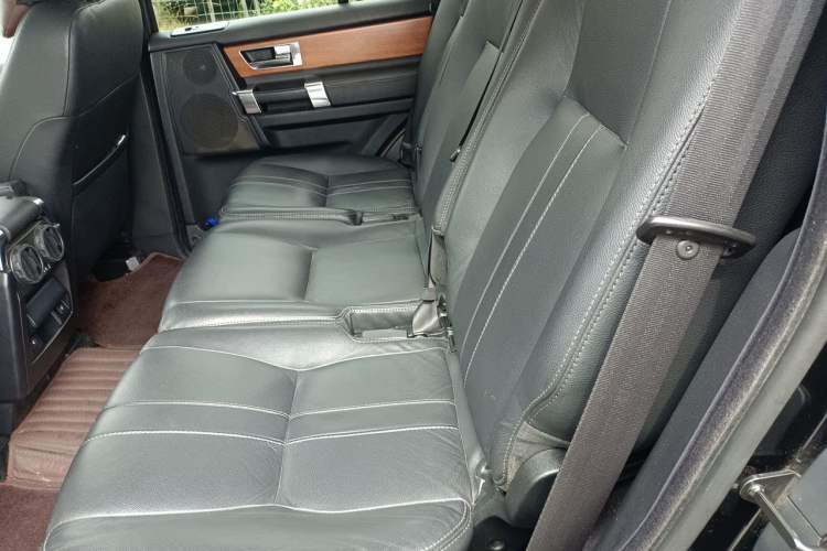 Used Land Rover Discovery 2013 3.0 SDV6 HSE Diesel Edition Left Rear Seat