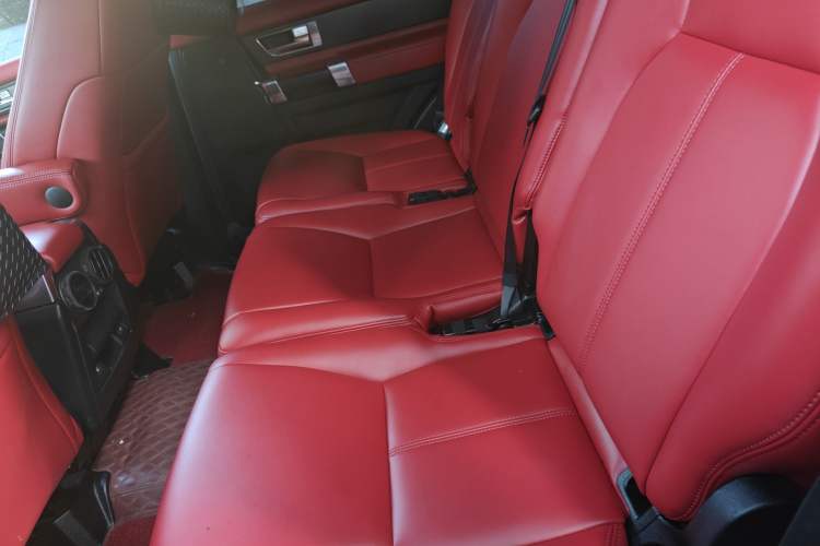Used Land Rover Discovery 2013 3.0 SDV6 HSE Diesel Edition Left Rear Seat