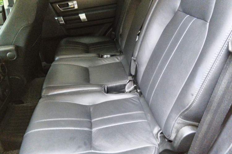 Used Land Rover Discovery 2013 3.0 SDV6 HSE Diesel Edition Left Rear Seat