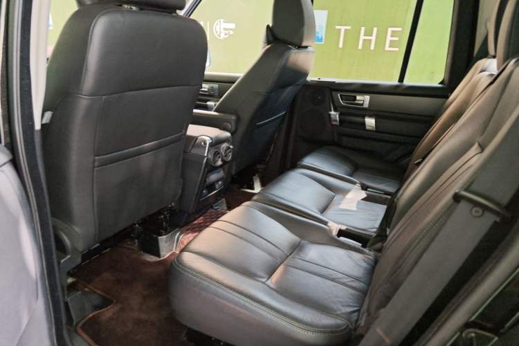 Used Land Rover Discovery 2013 3.0 SDV6 HSE Diesel Edition Left Rear Seat