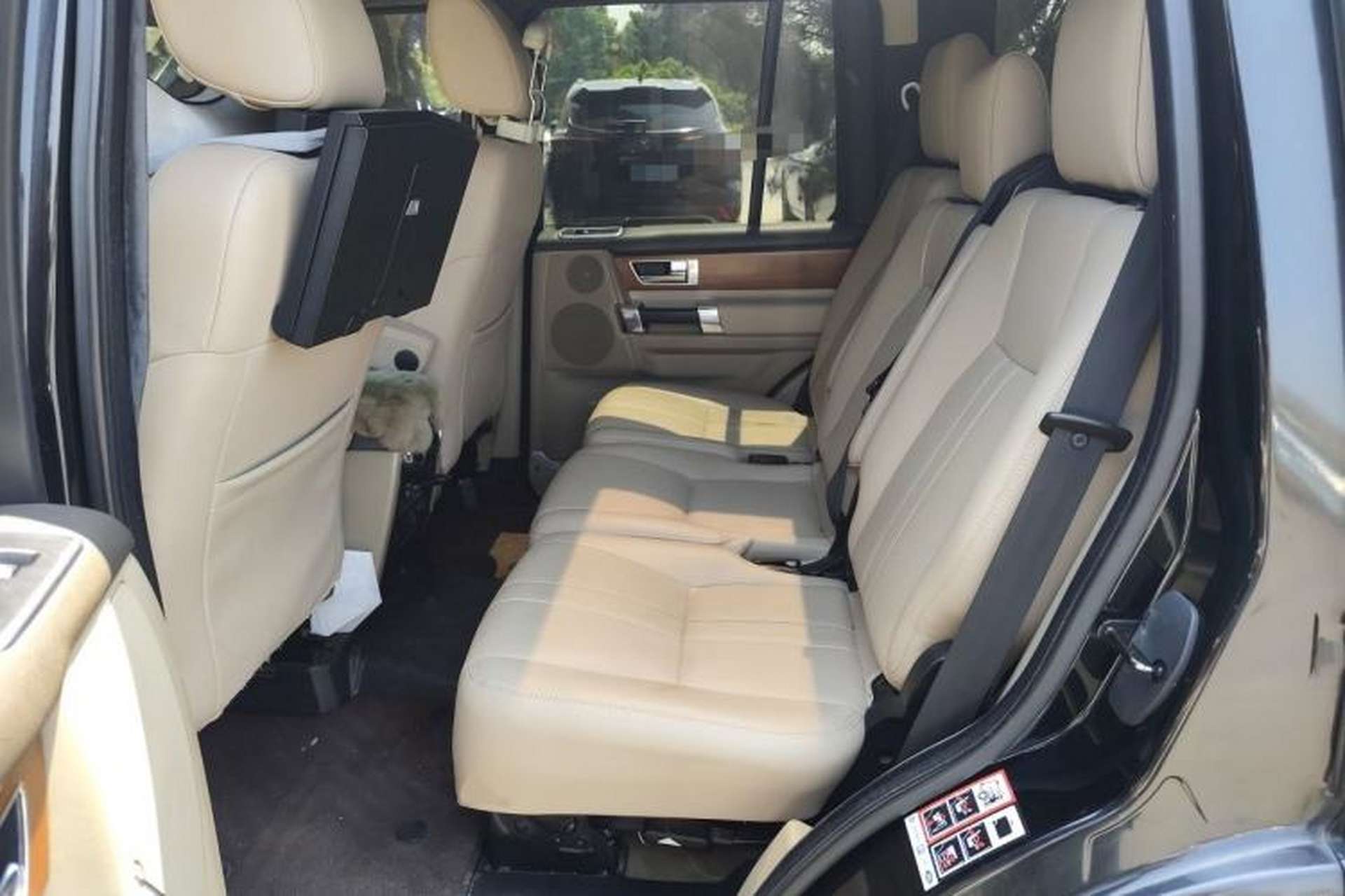 Used Land Rover Discovery 2013 3.0 SDV6 HSE Diesel Edition Left Rear Seat