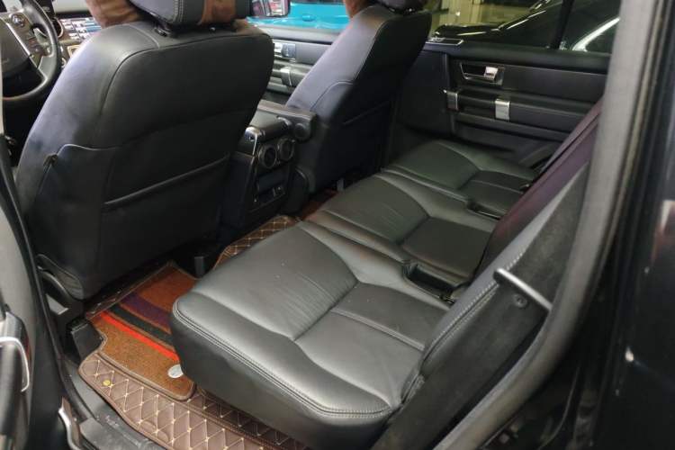Used Land Rover Discovery 2013 3.0 SDV6 HSE Diesel Edition Left Rear Seat