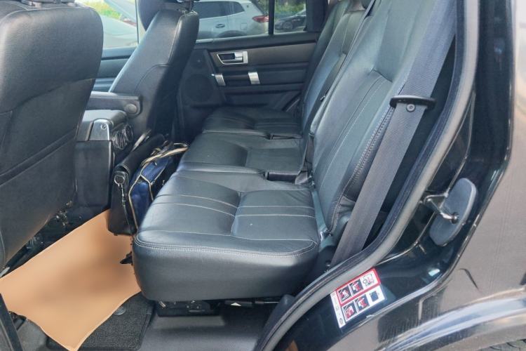Used Land Rover Discovery 2013 3.0 SDV6 HSE Diesel Edition Left Rear Seat