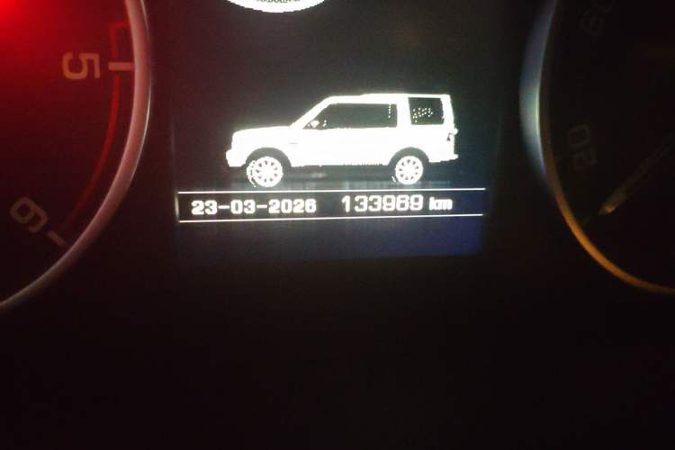 Used Land Rover Discovery 2013 3.0 SDV6 HSE Diesel Edition Odometer Close Up