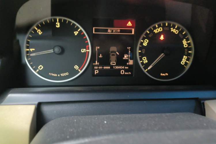 Used Land Rover Discovery 2013 3.0 SDV6 HSE Diesel Edition Odometer Close Up