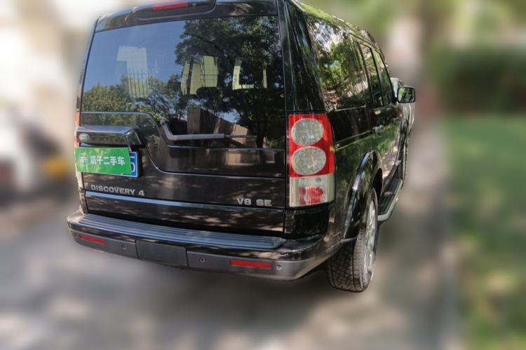 Used Land Rover Discovery 2013 5.0 V8 SE model Rear Right 45 Deg