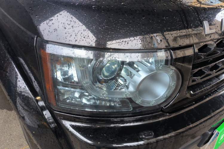 Used Land Rover Discovery 2013 3.0 SDV6 HSE Diesel Edition Right Front Headlight