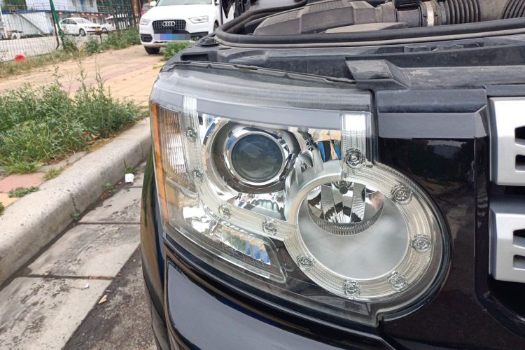 Used Land Rover Discovery 2013 3.0 SDV6 HSE Diesel Edition Right Front Headlight