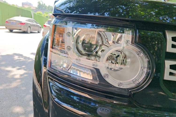 Used Land Rover Discovery 2013 3.0 SDV6 HSE Diesel Edition Right Front Headlight
