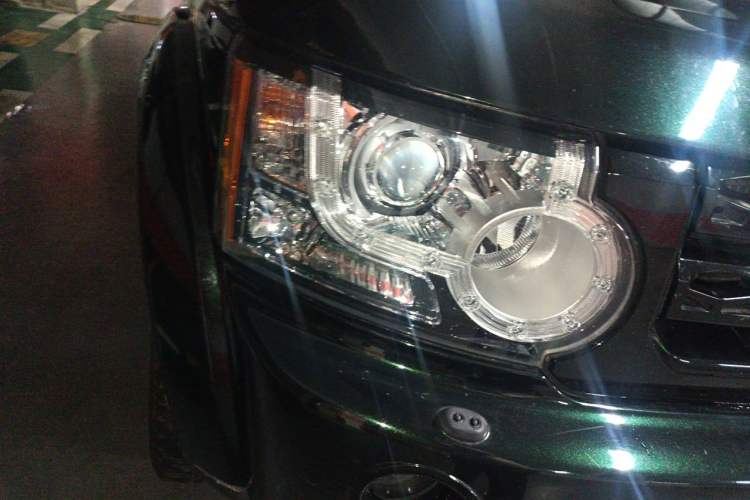 Used Land Rover Discovery 2013 3.0 SDV6 Prestige Black Limited Edition Right Front Headlight