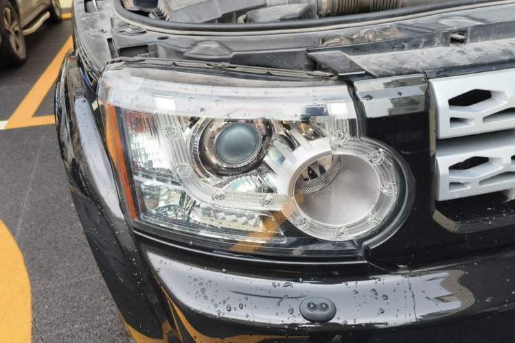 Used Land Rover Discovery 2013 3.0 SDV6 HSE Diesel Edition Right Front Headlight