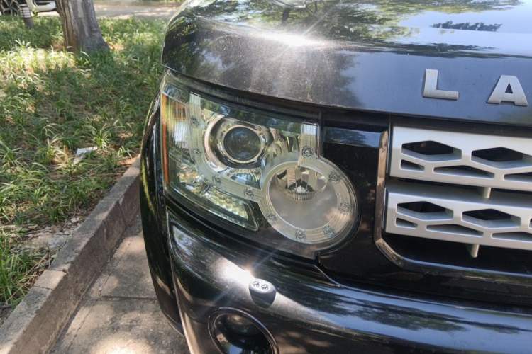 Used Land Rover Discovery 2013 5.0 V8 SE model Right Front Headlight