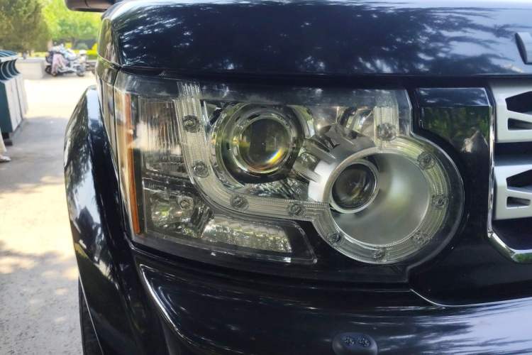 Used Land Rover Discovery 2013 3.0 SDV6 HSE Diesel Edition Right Front Headlight