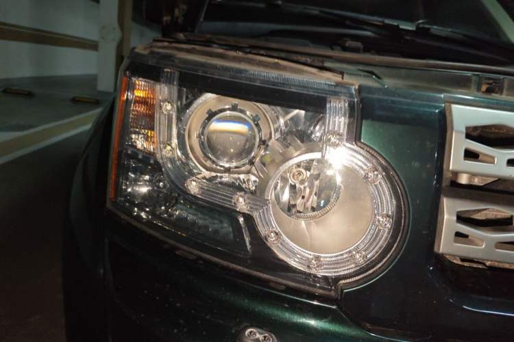Used Land Rover Discovery 2013 3.0 SDV6 HSE Diesel Edition Right Front Headlight