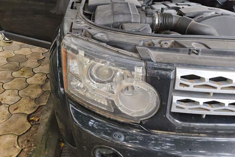 Used Land Rover Discovery 2013 3.0 SDV6 HSE Diesel Edition Right Front Headlight