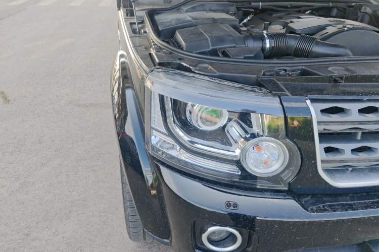 Used Land Rover Discovery 2013 3.0 SDV6 HSE Diesel Edition Right Front Headlight