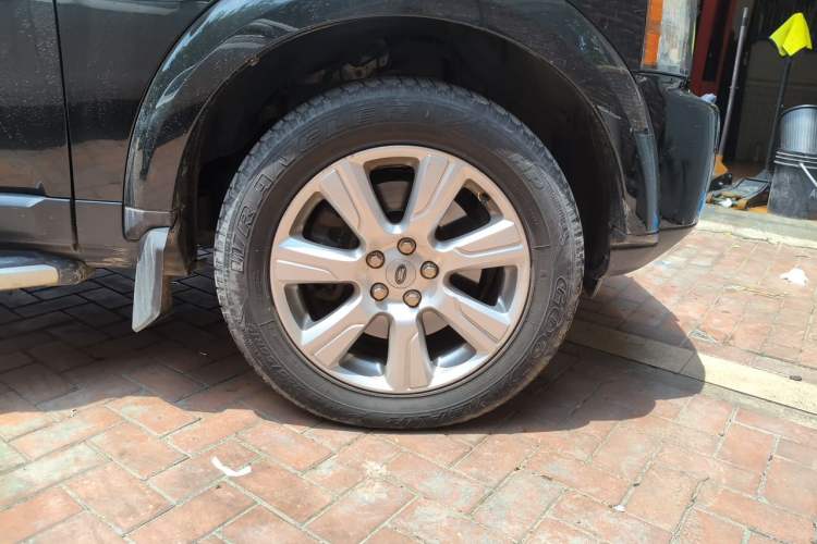 Used Land Rover Discovery  Right Front Wheel Hub