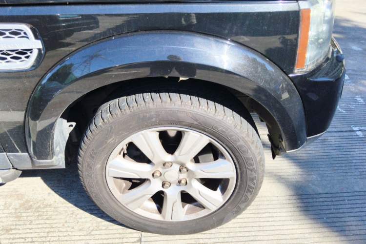 Used Land Rover Discovery 2013 3.0 SDV6 HSE Diesel Edition Right Front Wheel Hub