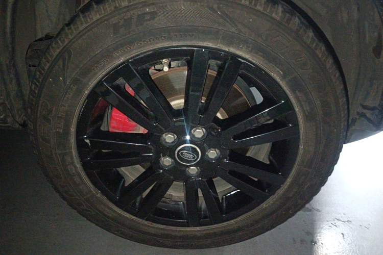 Used Land Rover Discovery 2013 3.0 SDV6 Prestige Black Limited Edition Right Front Wheel Hub