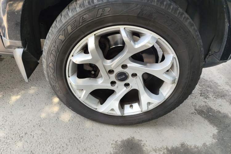 Used Land Rover Discovery 2013 3.0 SDV6 HSE Diesel Edition Right Front Wheel Hub