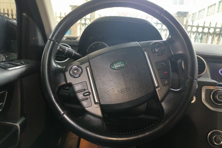 Used Land Rover Discovery 2013 3.0 SDV6 HSE Diesel Edition Steering Wheel