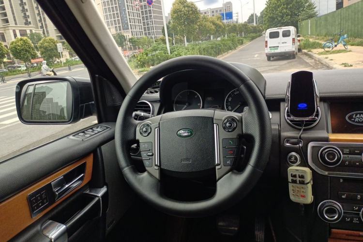 Used Land Rover Discovery 2013 3.0 SDV6 HSE Diesel Edition Steering Wheel