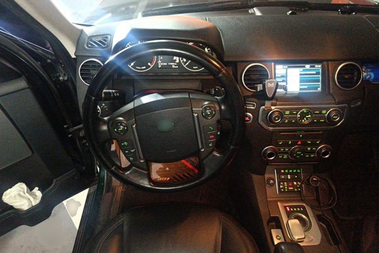 Used Land Rover Discovery 2013 3.0 SDV6 Prestige Black Limited Edition Steering Wheel