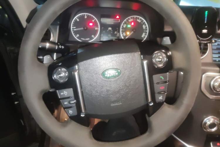 Used Land Rover Discovery 2013 3.0 SDV6 HSE Diesel Edition Steering Wheel
