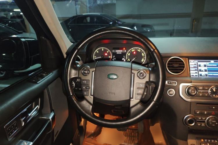 Used Land Rover Discovery 2013 3.0 SDV6 HSE Diesel Edition Steering Wheel