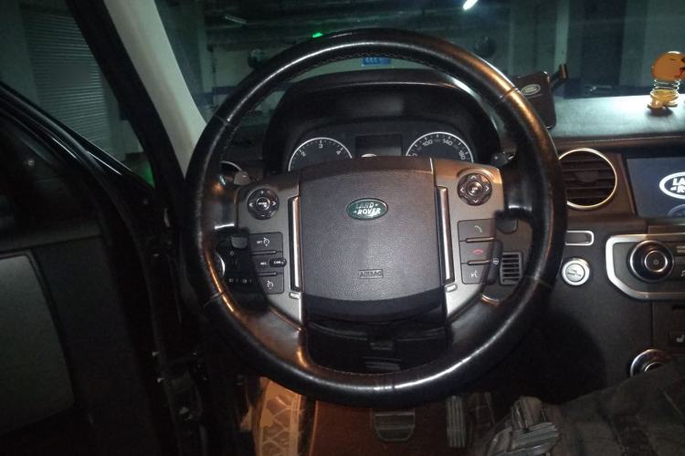 Used Land Rover Discovery 2013 3.0 SDV6 HSE Diesel Edition Steering Wheel