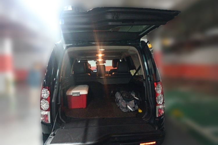 Used Land Rover Discovery 2013 3.0 SDV6 Prestige Black Limited Edition Trunk