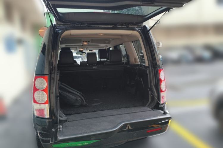 Used Land Rover Discovery 2013 3.0 SDV6 HSE Diesel Edition Trunk