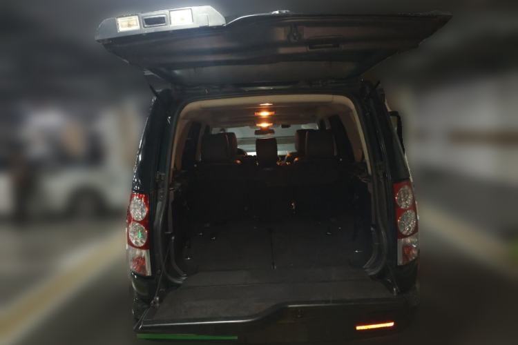 Used Land Rover Discovery 2013 3.0 SDV6 HSE Diesel Edition Trunk