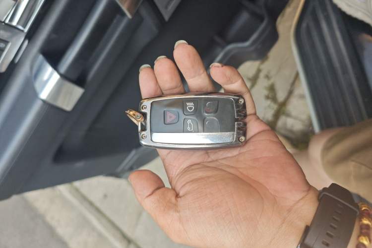 Used Land Rover Discovery 2013 3.0 SDV6 HSE Diesel Edition Vehicle Key