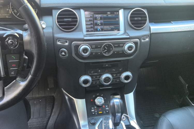 Used Land Rover Discovery 2013 5.0 V8 HSE Audio And AC Panel