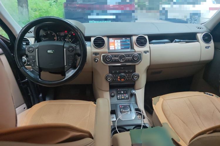 Used Land Rover Discovery 2013 3.0 SDV6 HSE Diesel Edition Center Console