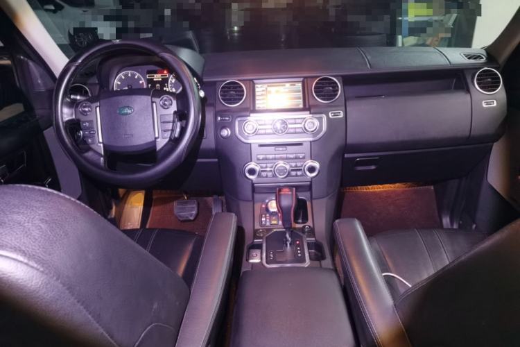 Used Land Rover Discovery 2013 5.0 V8 HSE Center Console