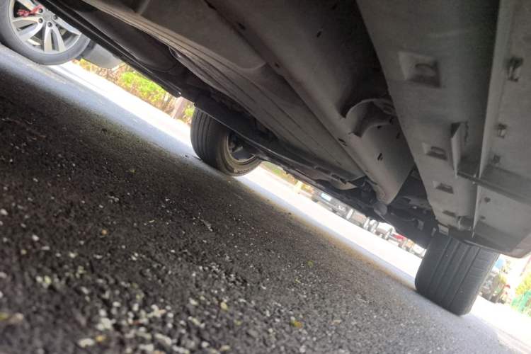 Used Land Rover Discovery 2013 5.0 V8 HSE Chassis Rear Right