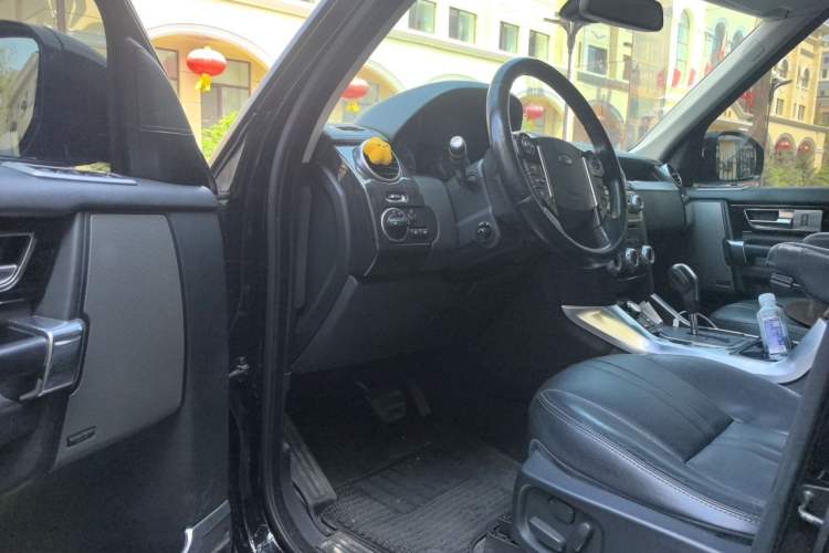 Used Land Rover Discovery 2013 5.0 V8 HSE Driver Seat
