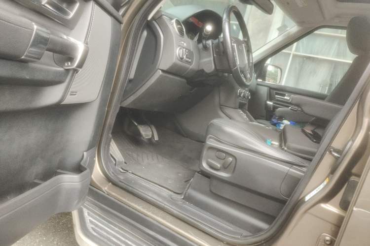 Used Land Rover Discovery 2013 3.0 SDV6 HSE Diesel Edition Driver Seat