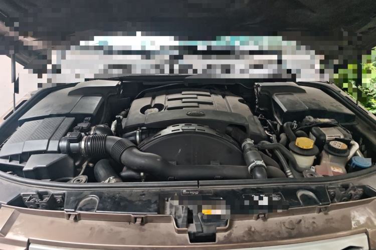 Used Land Rover Discovery 2013 3.0 SDV6 HSE Diesel Edition Engine Bay