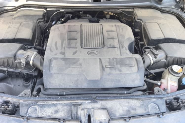 Used Land Rover Discovery 2013 5.0 V8 HSE Engine Bay