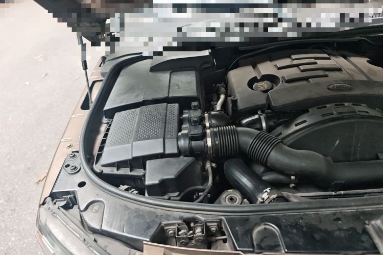 Used Land Rover Discovery 2013 3.0 SDV6 HSE Diesel Edition Engine Bay Right