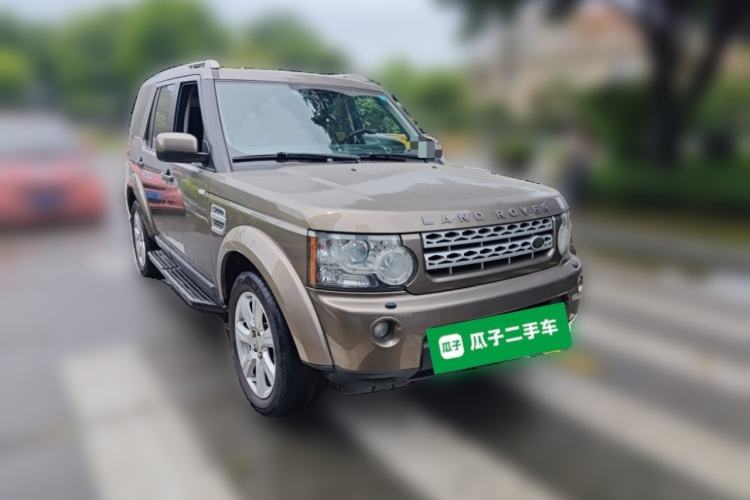 Used Land Rover Discovery 2013 3.0 SDV6 HSE Diesel Edition Front Right 45 Deg