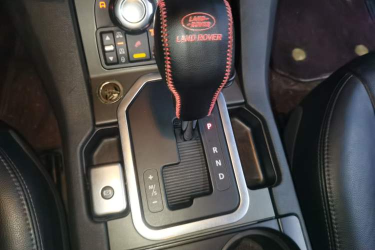 Used Land Rover Discovery 2013 5.0 V8 HSE Gear Lever