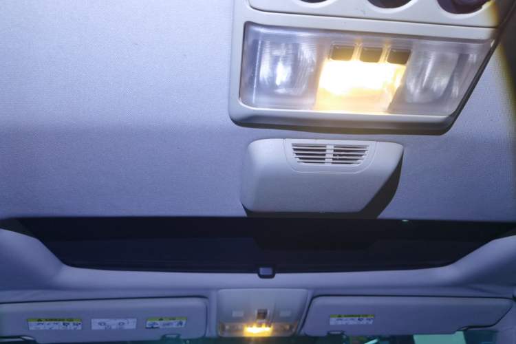 Used Land Rover Discovery 2013 5.0 V8 HSE Headliner